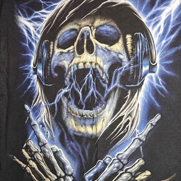 Vintage Grunge Goth Punkrock Skull Graphic Tee - Picture 4 of 4
